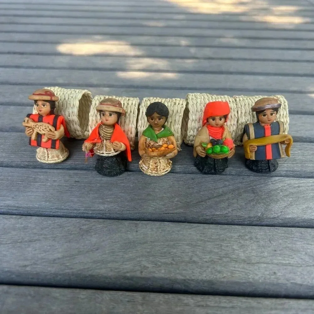 Folk Art Hand Made S. American Hand Painted Napkin Rings Set of 5 Rattan Acorn